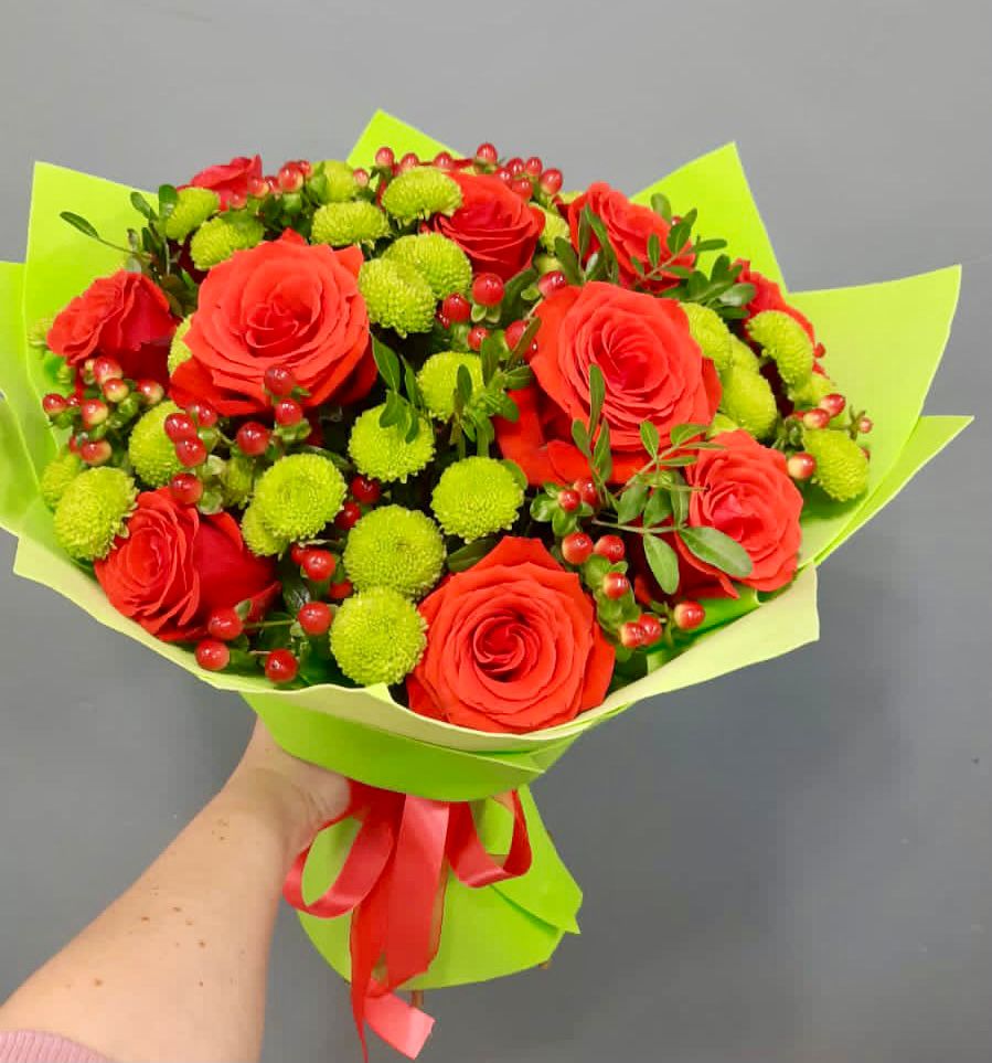 Букет цветов из: Хризантемы и Розы в Нижней Салде