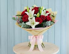 Букет цветов из:  Лилии и Розы в Нижней Салде