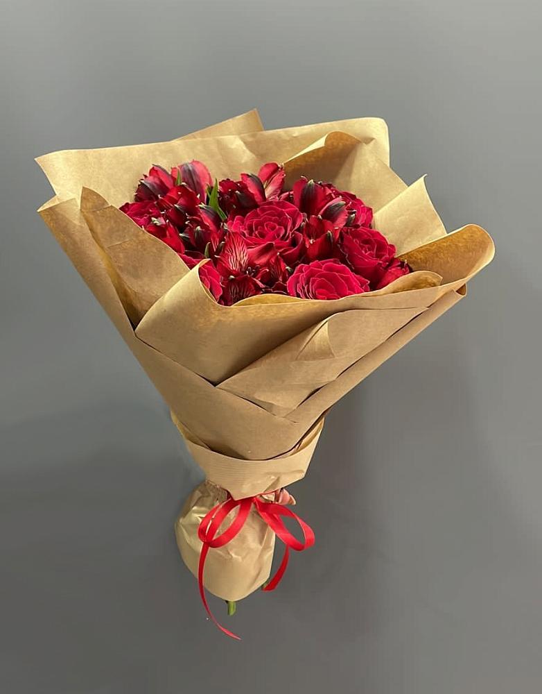 Букет цветов из: Альстромерии и Розы в Нижней Салде