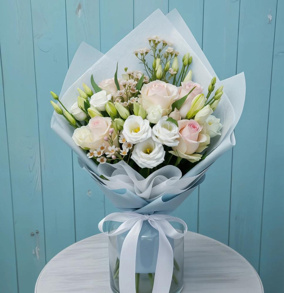 Букет цветов из: Розы и Лизиантусы в Нижней Салде