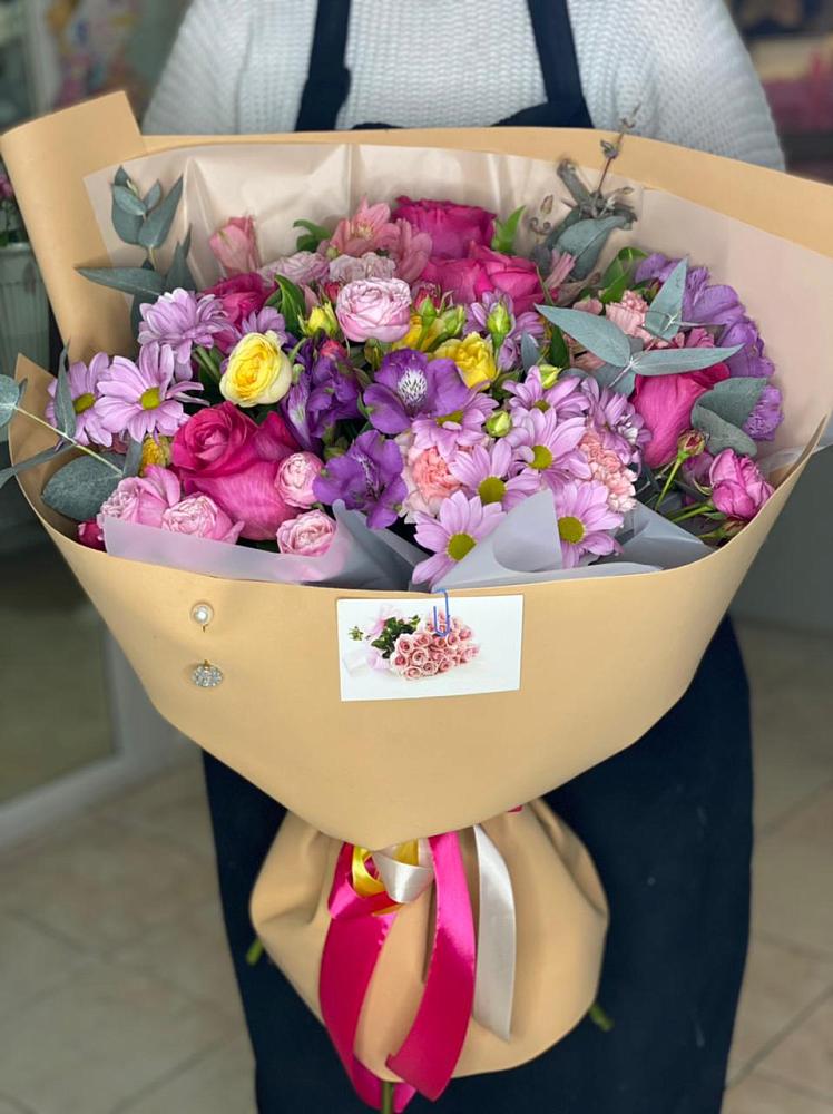 Букет цветов из: Хризантемы, Гвоздики и Альстромерии в Нижней Салде