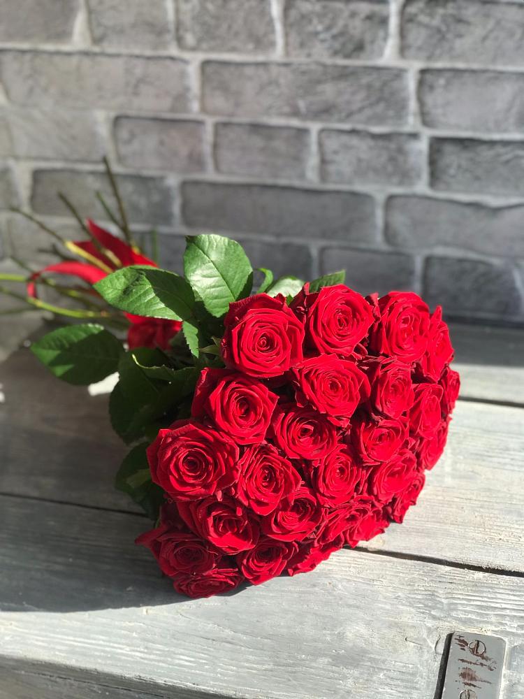 Букет Красные розы Фридом в Нижней Салде