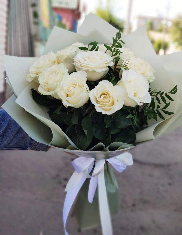 Букет Белые розы Проуд в Нижней Салде