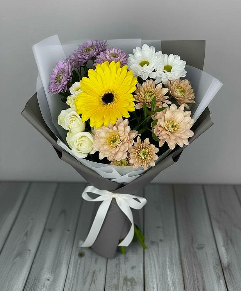 Букет цветов из: Розы, Герберы и Хризантемы в Нижней Салде