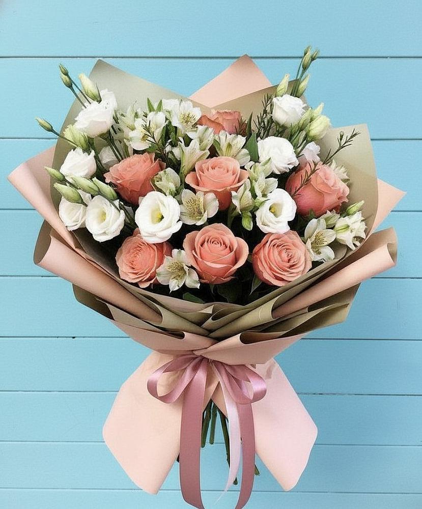Букет цветов из: Розы, Альстромерии и Лизиантусы в Нижней Салде