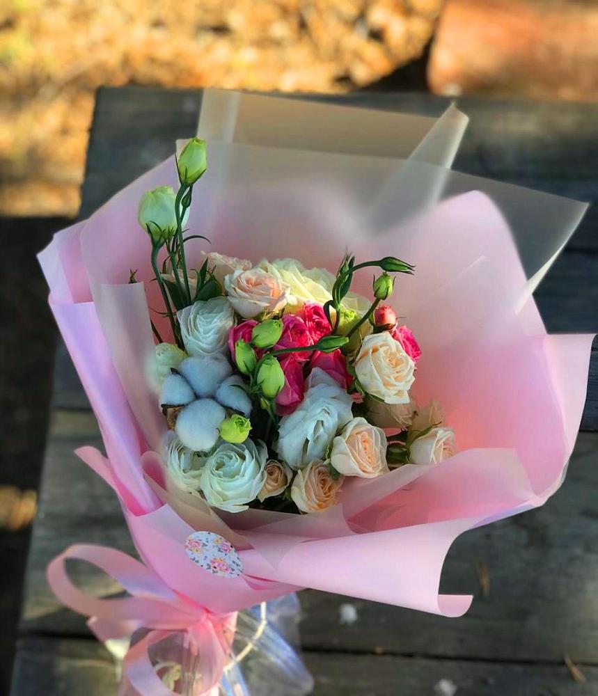 Букет цветов из: Розы и Лизиантусы в Нижней Салде