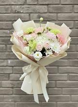 Букет цветов из:  Гвоздики, Розы, Лизиантусы и Хризантемы в Нижней Салде