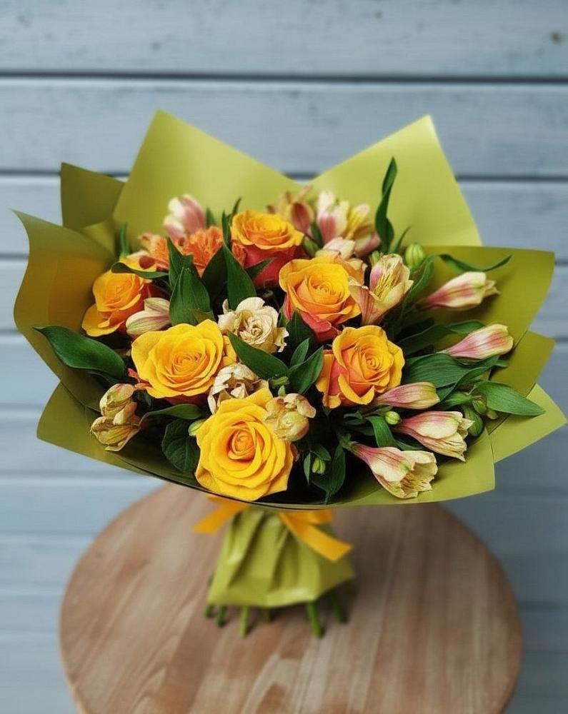 Букет цветов из: Альстромерии и Розы в Нижней Салде