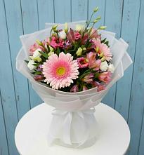 Букет цветов из:  Герберы, Альстромерии и Лизиантусы в Нижней Салде