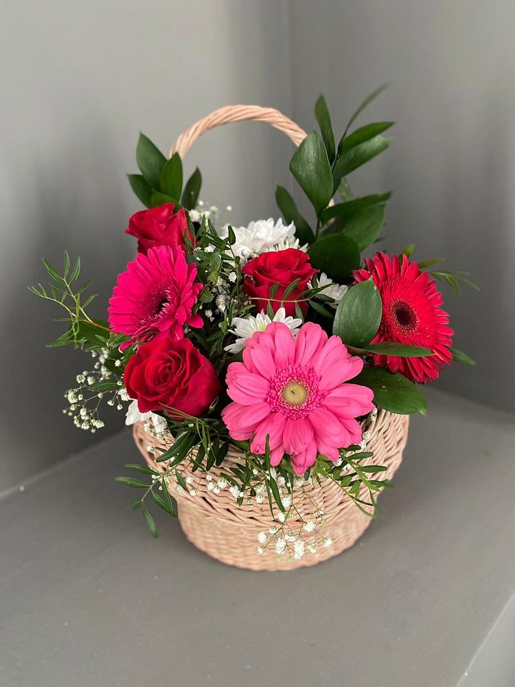 Цветочная композиция из Розы, Хризантемы и Герберы в корзине в Нижней Салде