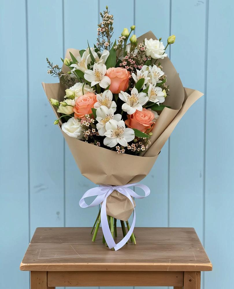 Букет цветов из: Альстромерии, Лизиантусы, Розы и Хризантемы в Нижней Салде